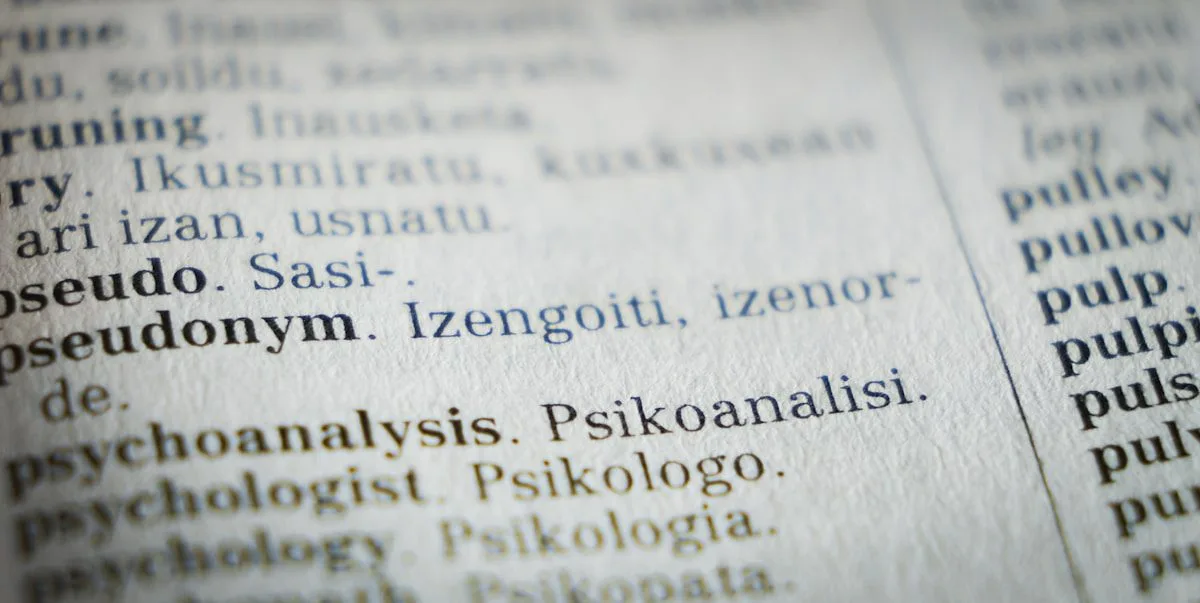 Gece anksiyetesini psikanalitik açıdan anlamlandırmayı temsil eden psikoloji ve psikanaliz görseli